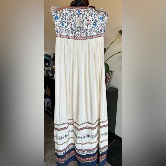 Alice & Olivia Quyen Embroidered Maxi Dress Size 2 - Picture 1 of 7